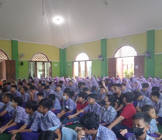 GUS UUD TAMPIL DI KAJIAN RAMADHAN SDIT AMAL INSANI JEPARA